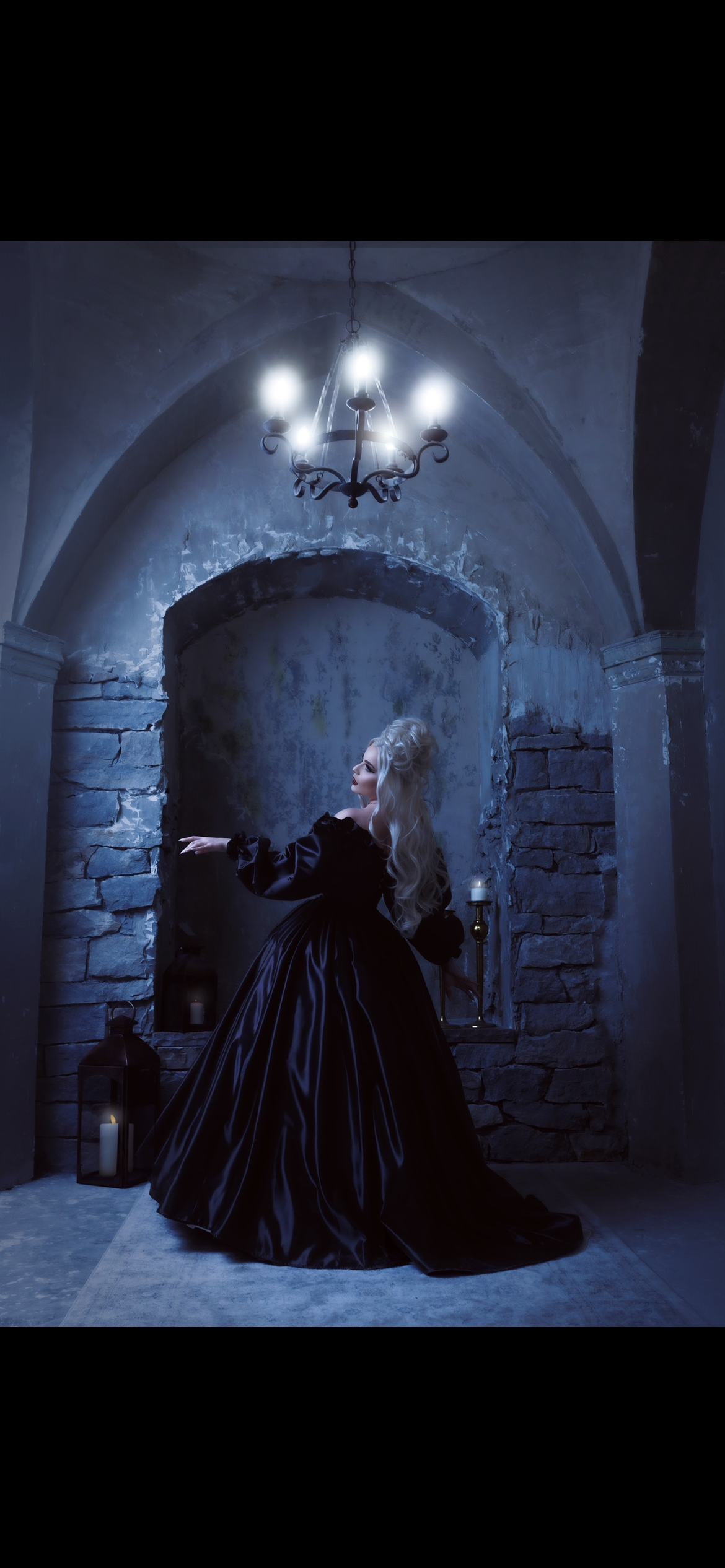 Carmilla Gown - Black