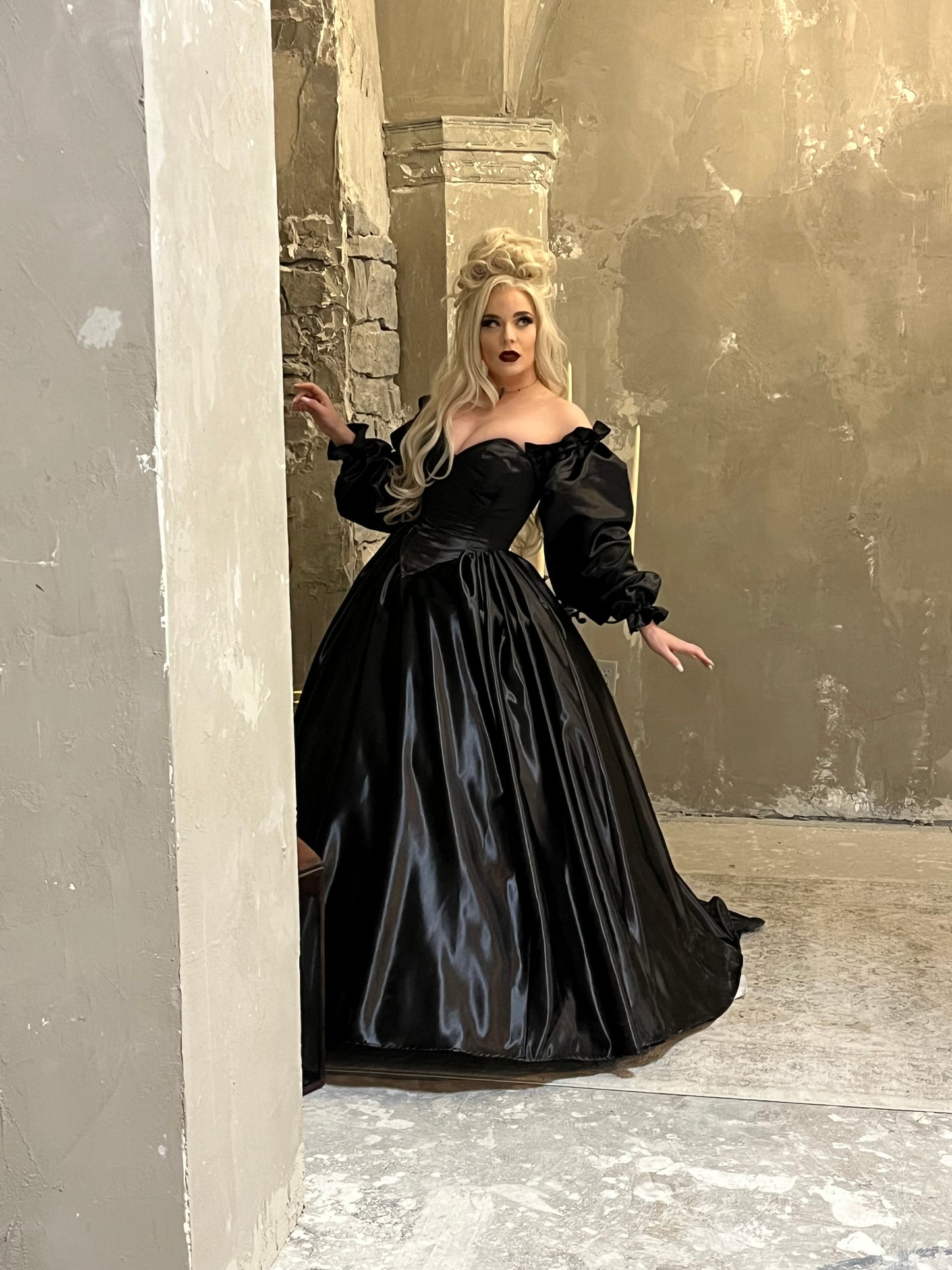 Carmilla Gown - Black