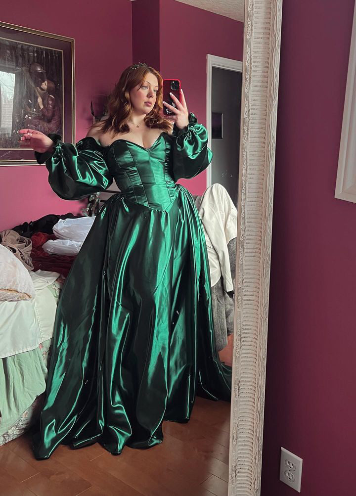 Brigid Gown - Forest Green Raven Court Clothing Brigid Gown - Forest Green Raven Court Clothing