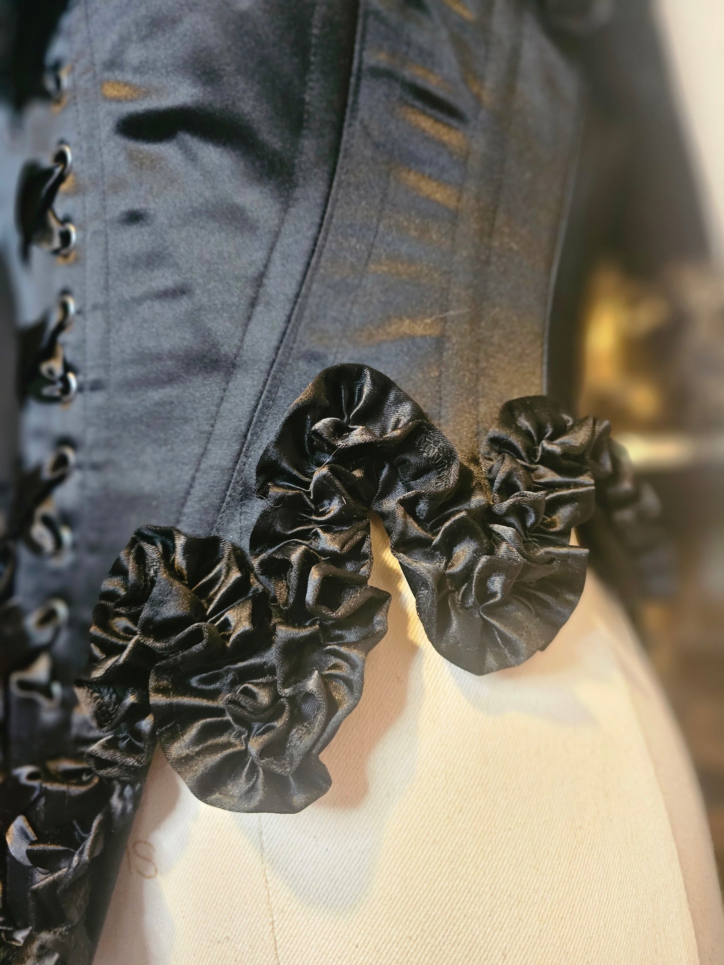 Ruffle Stays