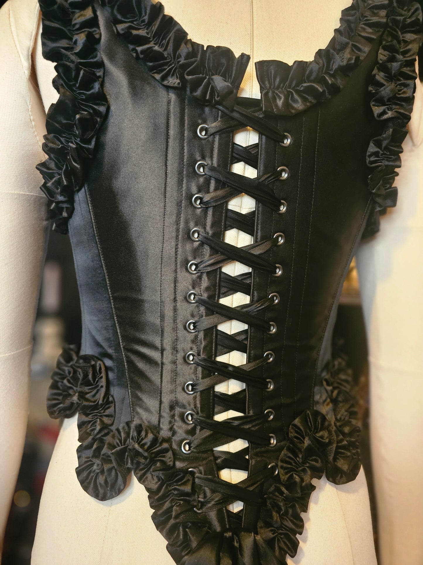 Ruffle Stays