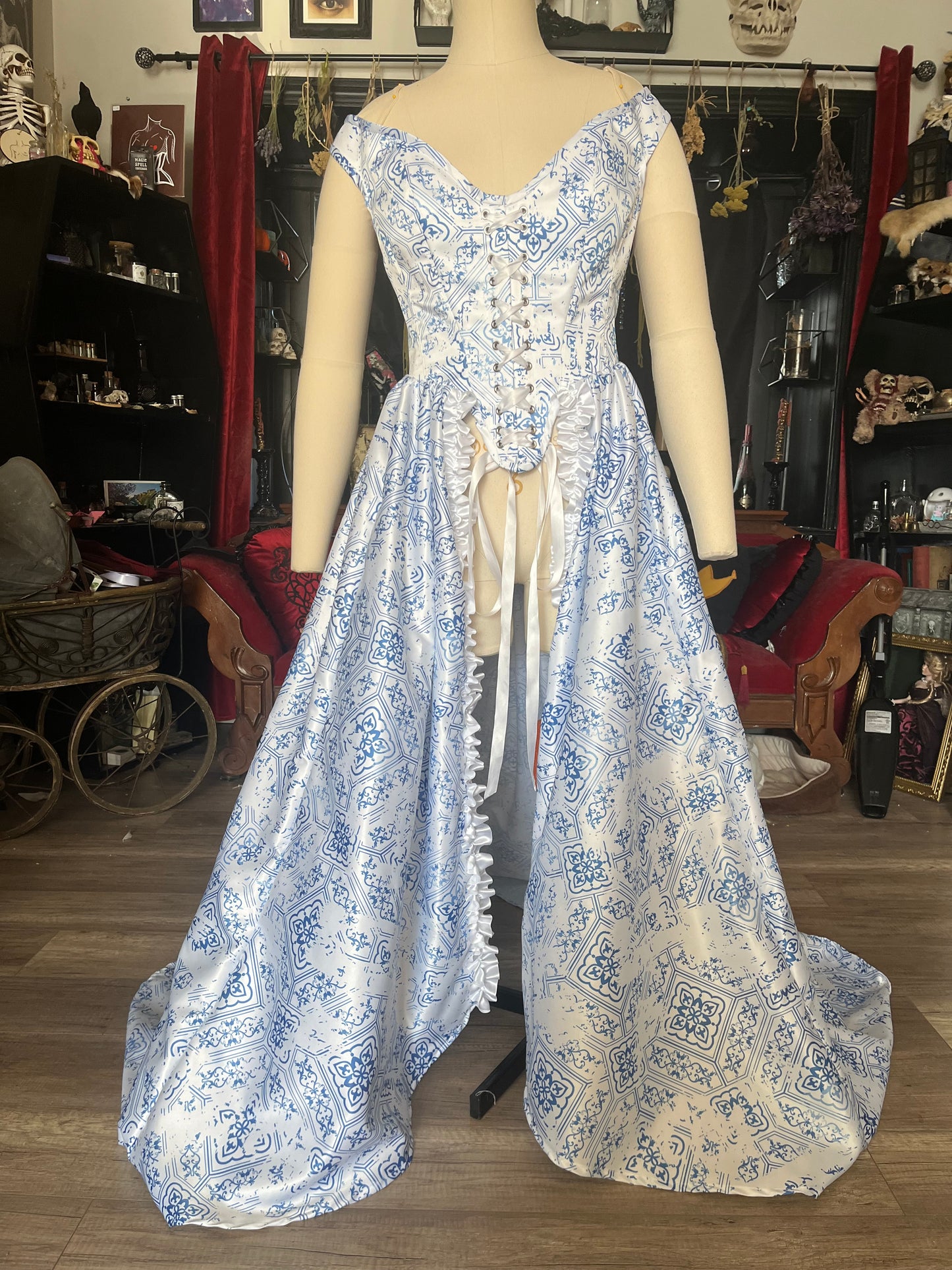 Corset Over Dress - White and blue off the shoulder - Large