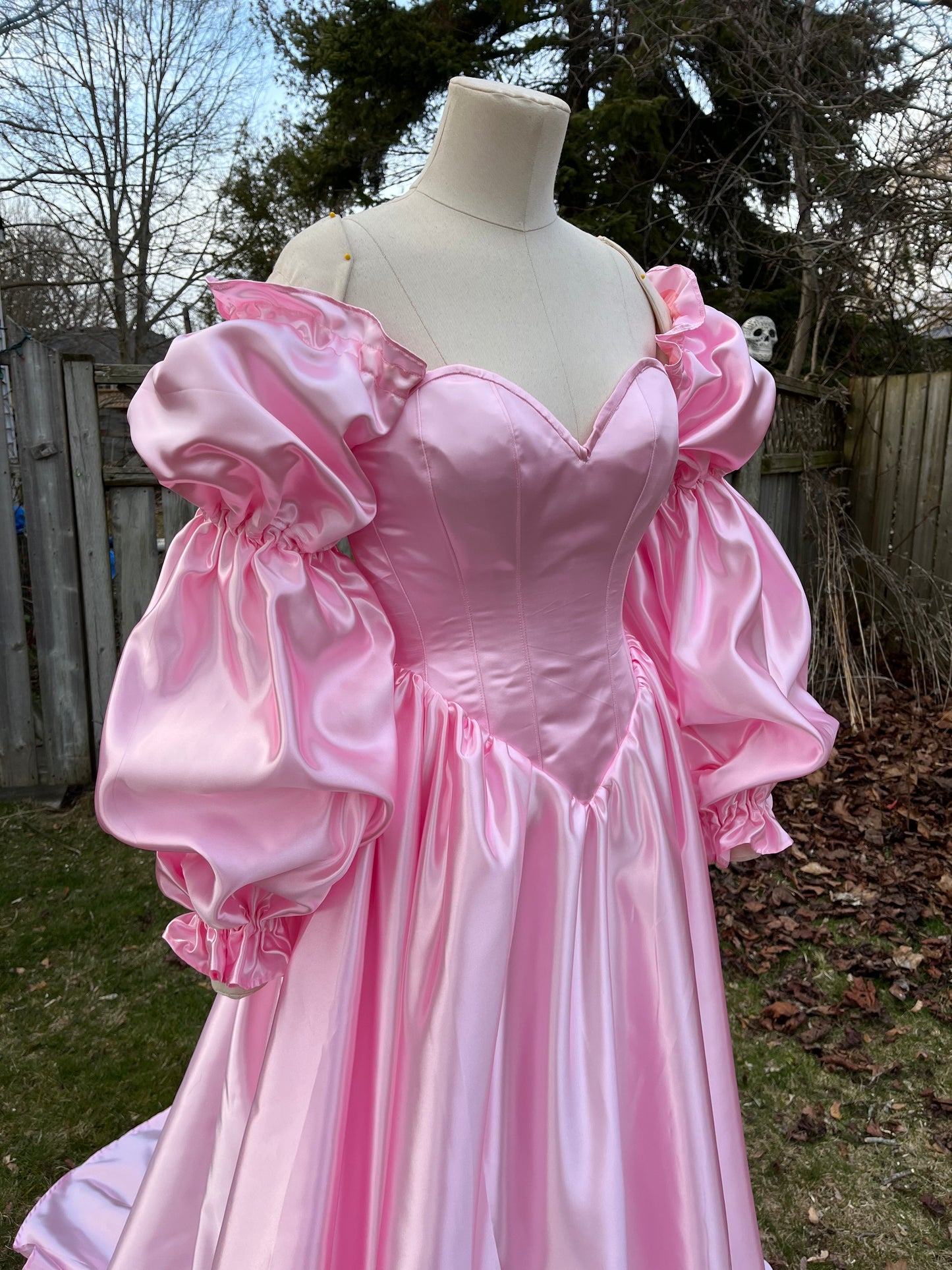 Sample sale - 26” corset Ostara Gown with double puff sleeves