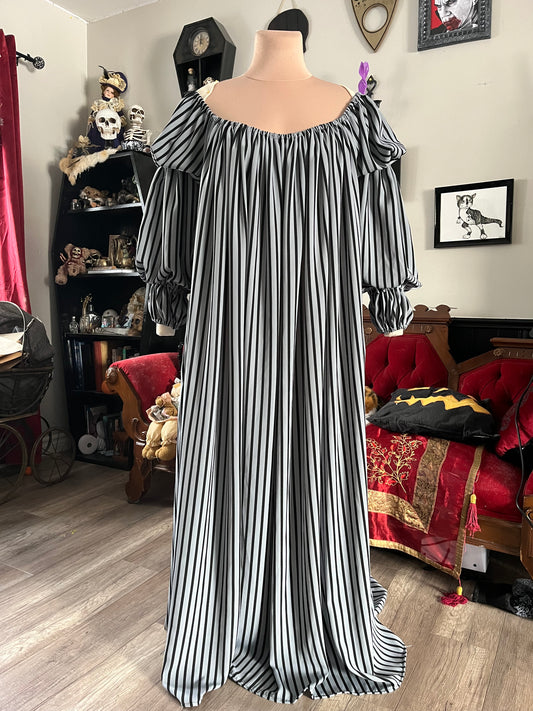 Grey and black striped chemise - L-XL