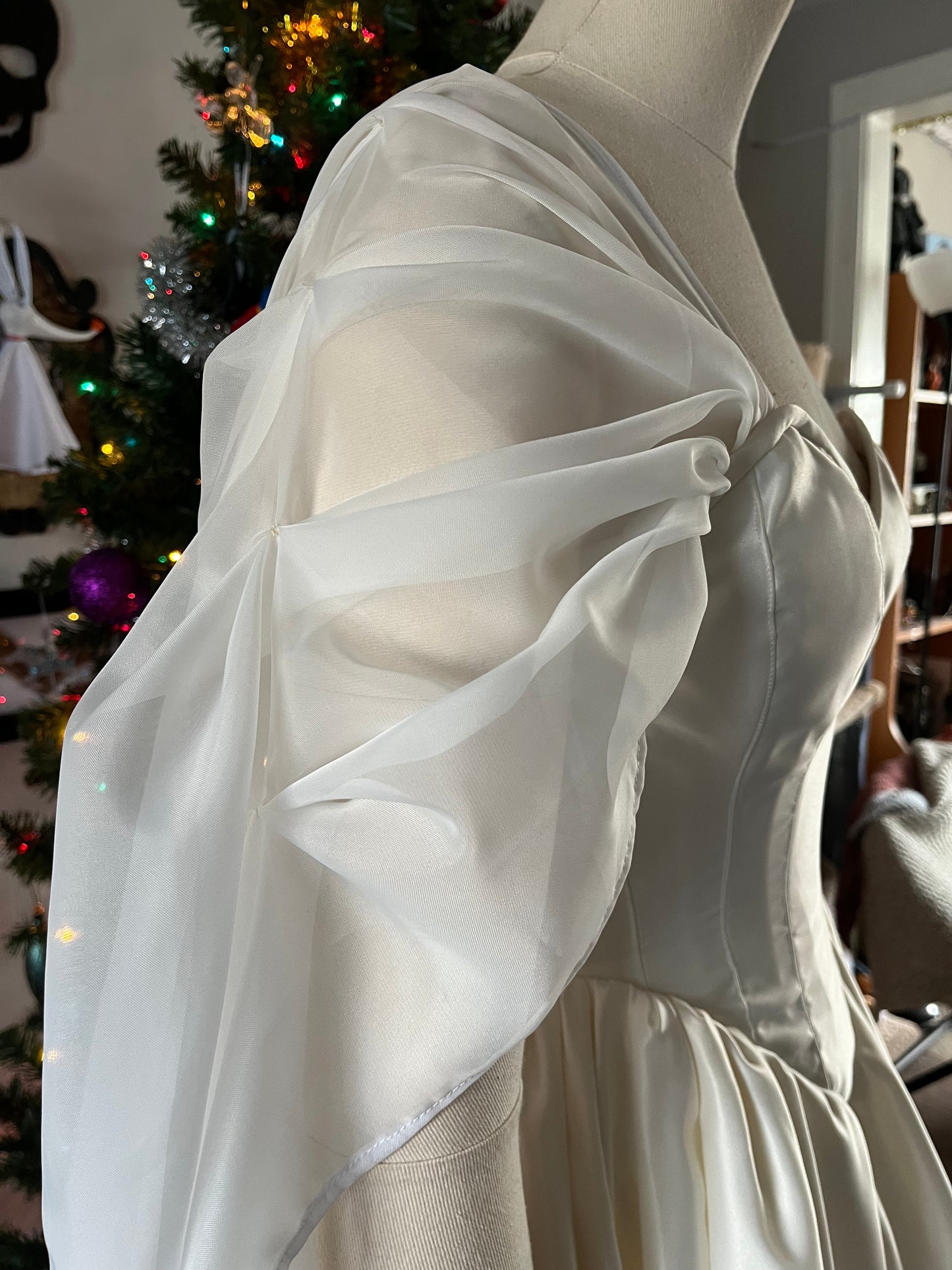 Runway sample - Ivory Bridal Satin Gown