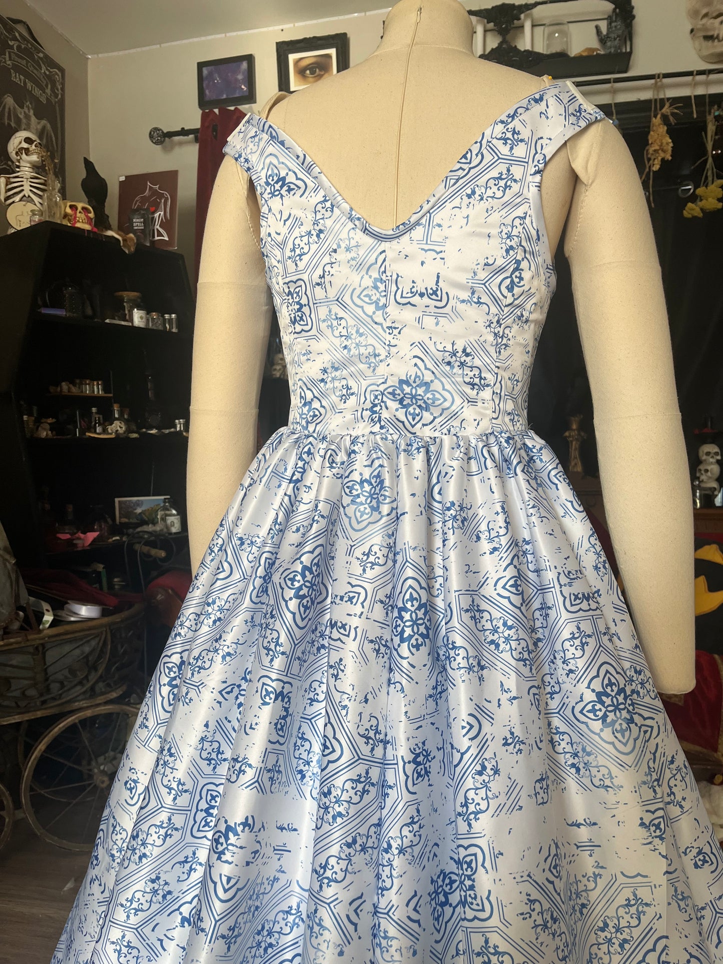Corset Over Dress - White and blue off the shoulder - Large