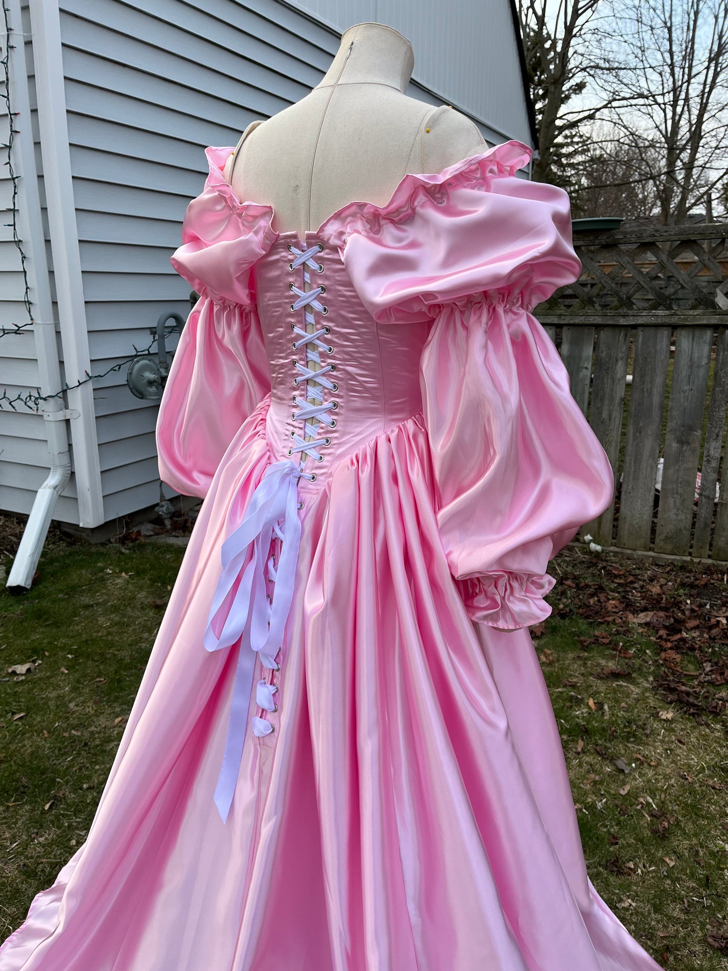 Sample sale - 26” corset Ostara Gown with double puff sleeves