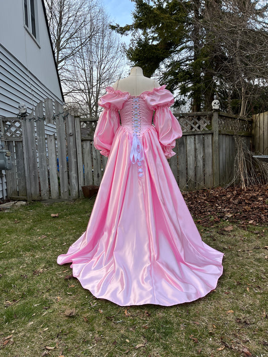 Sample sale - 26” corset Ostara Gown with double puff sleeves