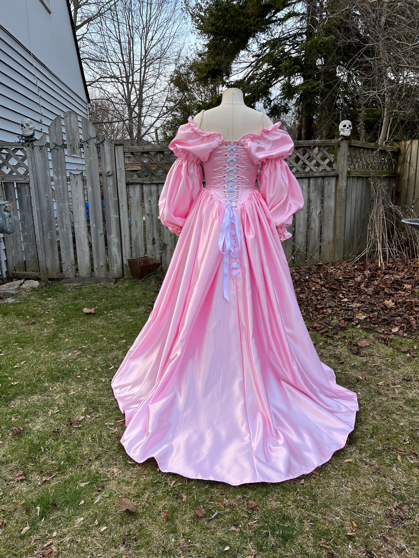 Sample sale - 26” corset Ostara Gown with double puff sleeves